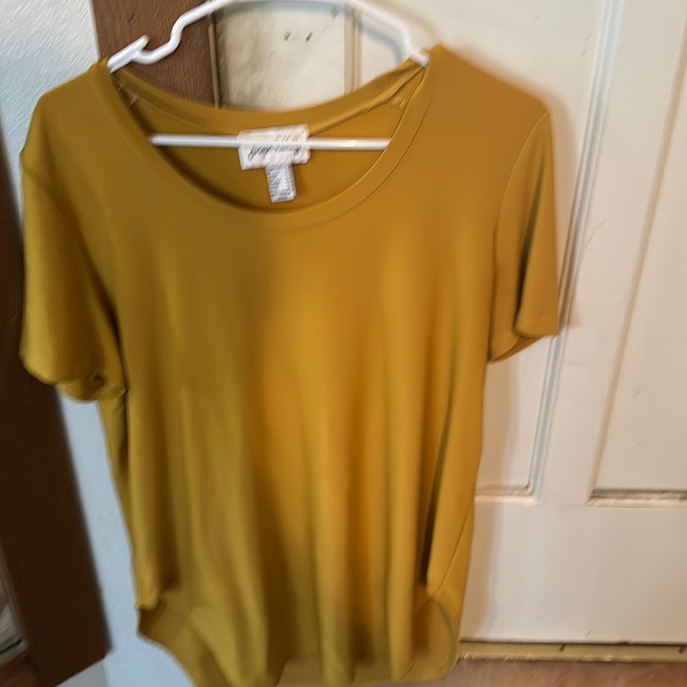 Mustard yellow top